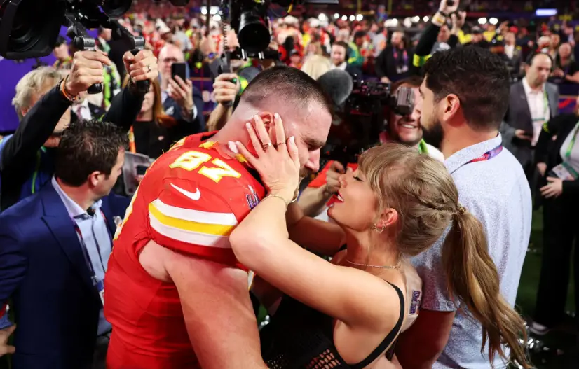 Taylor Swift and Travis Kelce's Touchdown Romance Wins Hearts Amidst Criticism